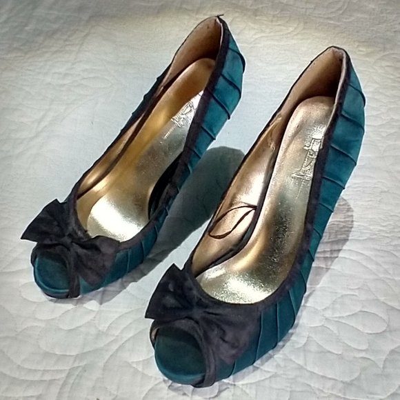 F24 Open Toe Pumps - Picture 6 of 9